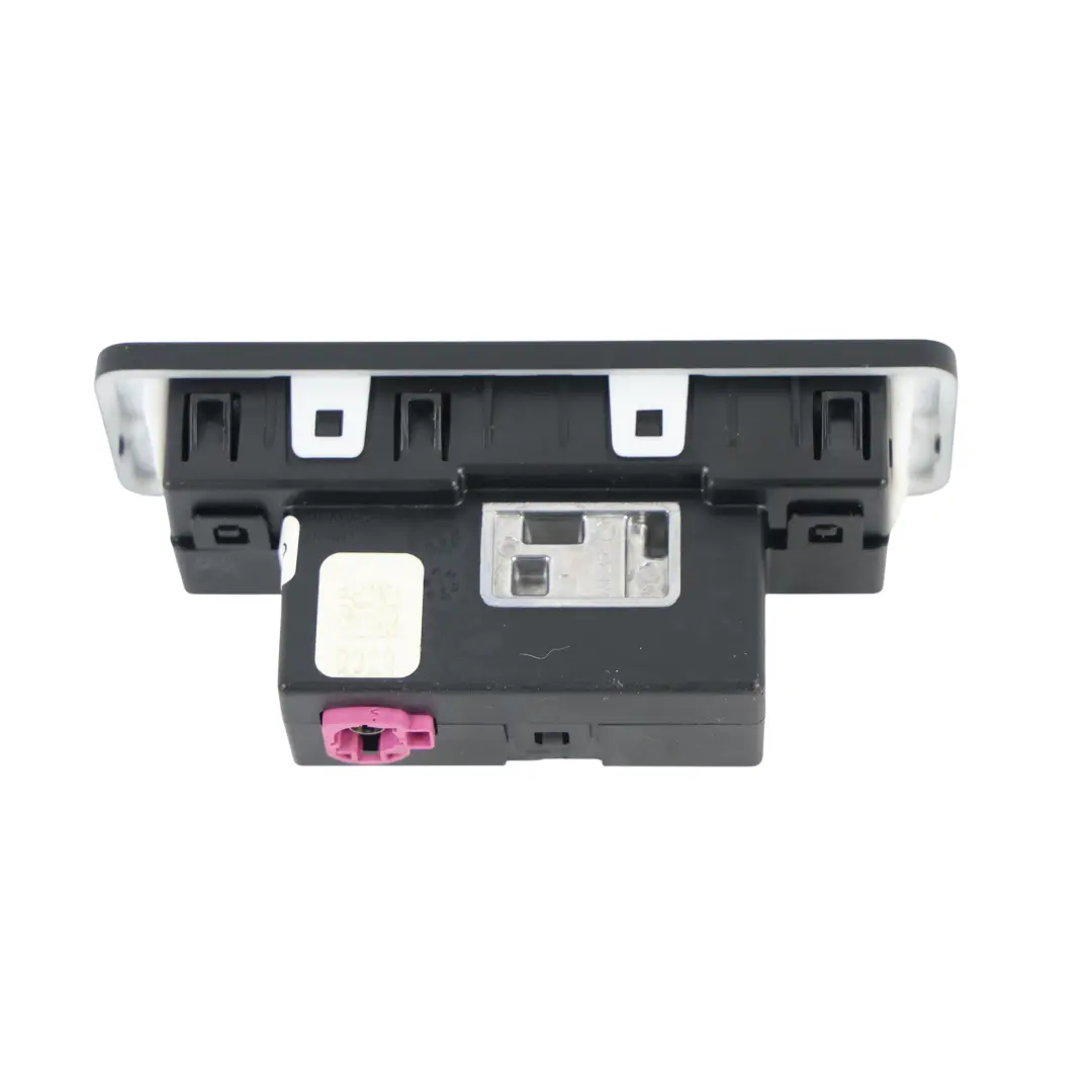 Land Rover Range Rover Evoque L551 Prise USB Arrière - SKU R8A2-19010-BB - Numéro de pièce R8A2-19010-BB