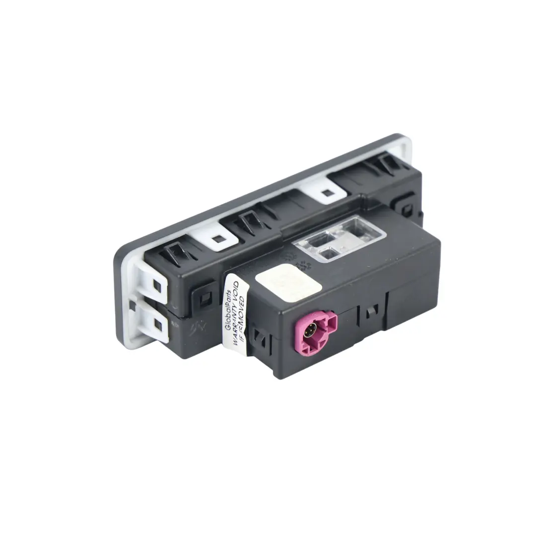 Land Rover Range Rover Evoque L551 Prise USB Arrière - SKU R8A2-19010-BB - Numéro de pièce R8A2-19010-BB