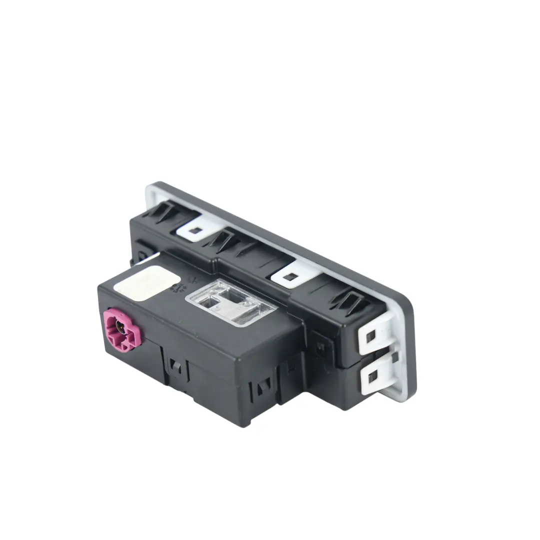 Prise USB Arrière pour Land Rover Range Rover Evoque L551 à propos du numéro de pièce R8A2-19010-BB Land Rover Range Rover Evoque L551 Prise USB Arrière - SKU R8A2-19010-BB - Numéro de pièce R8A2-19010-BB
