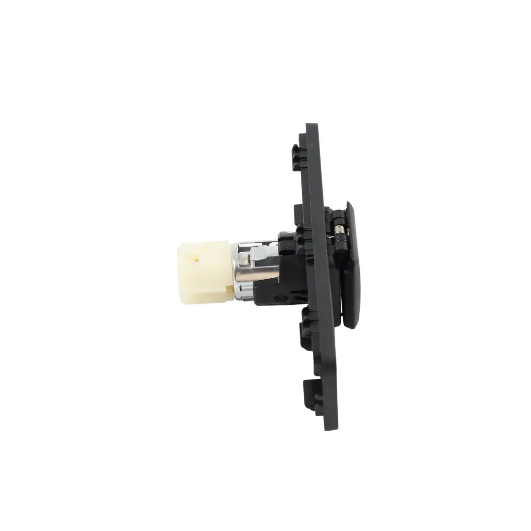Land Rover Console Arrière Prise USB Chargeur Cache Garniture - SKU R8D2-045B49-A - Numéro de pièce R8D2-045B49-A