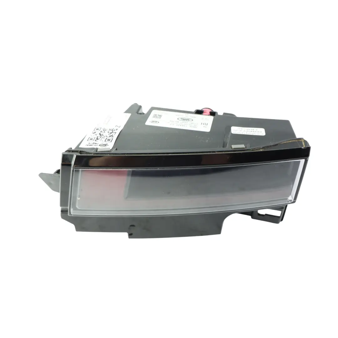 Range Rover Evoque L551 Lampa Klapy Bagażnika Prawa 2023-26 - SKU R8D2-13A420-AE - Numer Części R8D2-13A420-AE