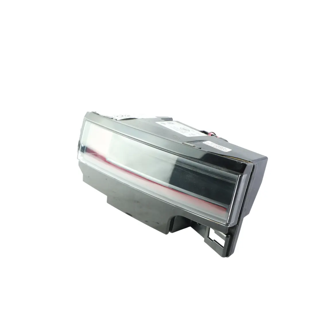 Luz Trasera Portón Derecha 2023-26 para Range Rover Evoque L551 con número de pieza R8D2-13A420-AE Range Rover Evoque L551 Luz Trasera Portón Derecha 2023-26 - SKU R8D2-13A420-AE - Número de pieza R8D2-13A420-AE