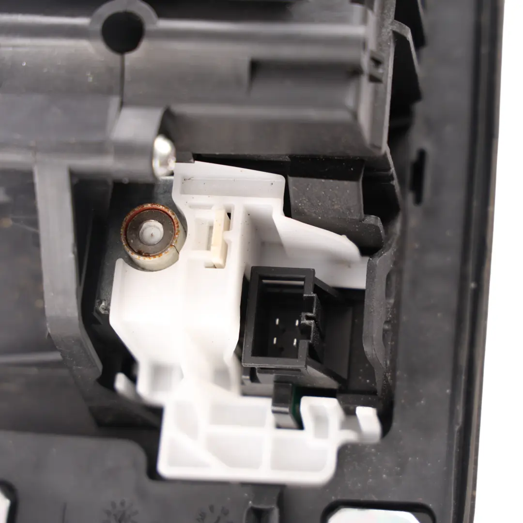 Selector Shifter Assembly Automatic Gearbox to Audi A6 C6 Gear with Part number 4F2713041AF Audi A6 C6 Gear Selector Shifter Assembly Automatic Gearbox - SKU RHD-4F2713041AF - Part number 4F2713041AF