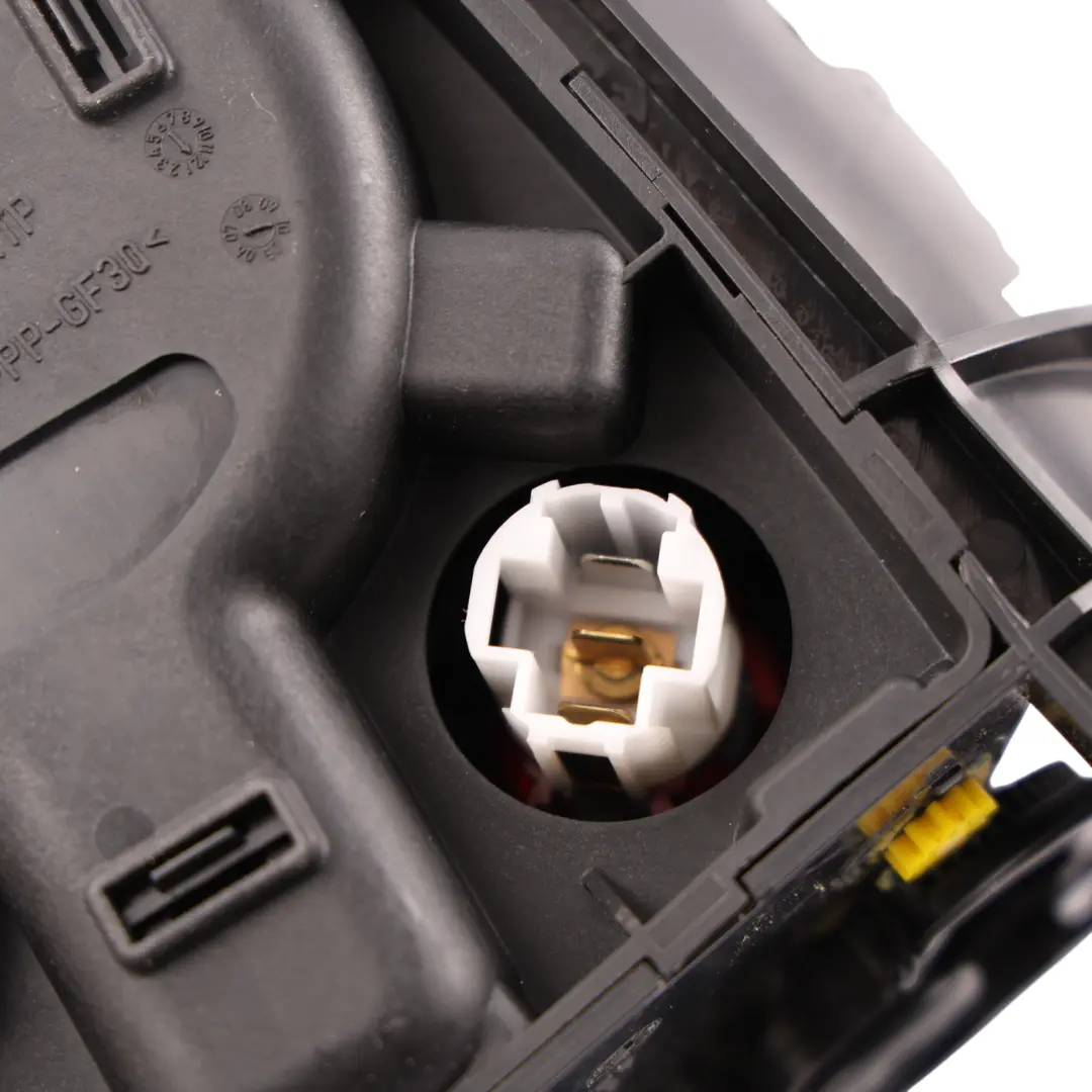 Centre Middle Console Rear Cup Holder 12V Socket to Audi A6 C6 with Part number 4F2862533A Audi A6 C6 Centre Middle Console Rear Cup Holder 12V Socket - SKU RHD-4F2862533A-4 - Part number 4F2862533A