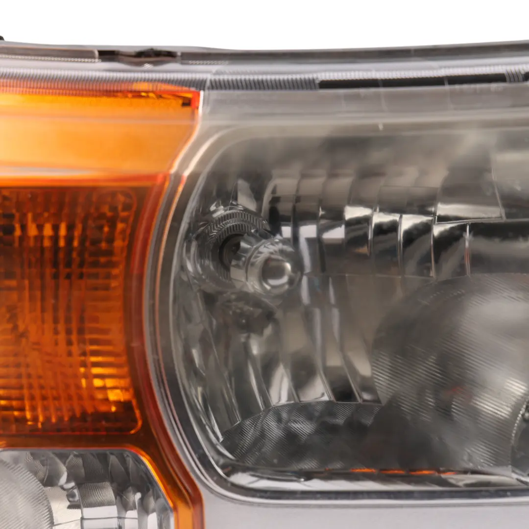 Front Headlight Headlamp Right O/S to Land Rover Discovery 3 L319 with Part number 5H22-13W029-BA Land Rover Discovery 3 L319 Front Headlight Headlamp Right O/S - SKU RHD-5H22-13W029-BA - Part number 5H22-13W029-BA
