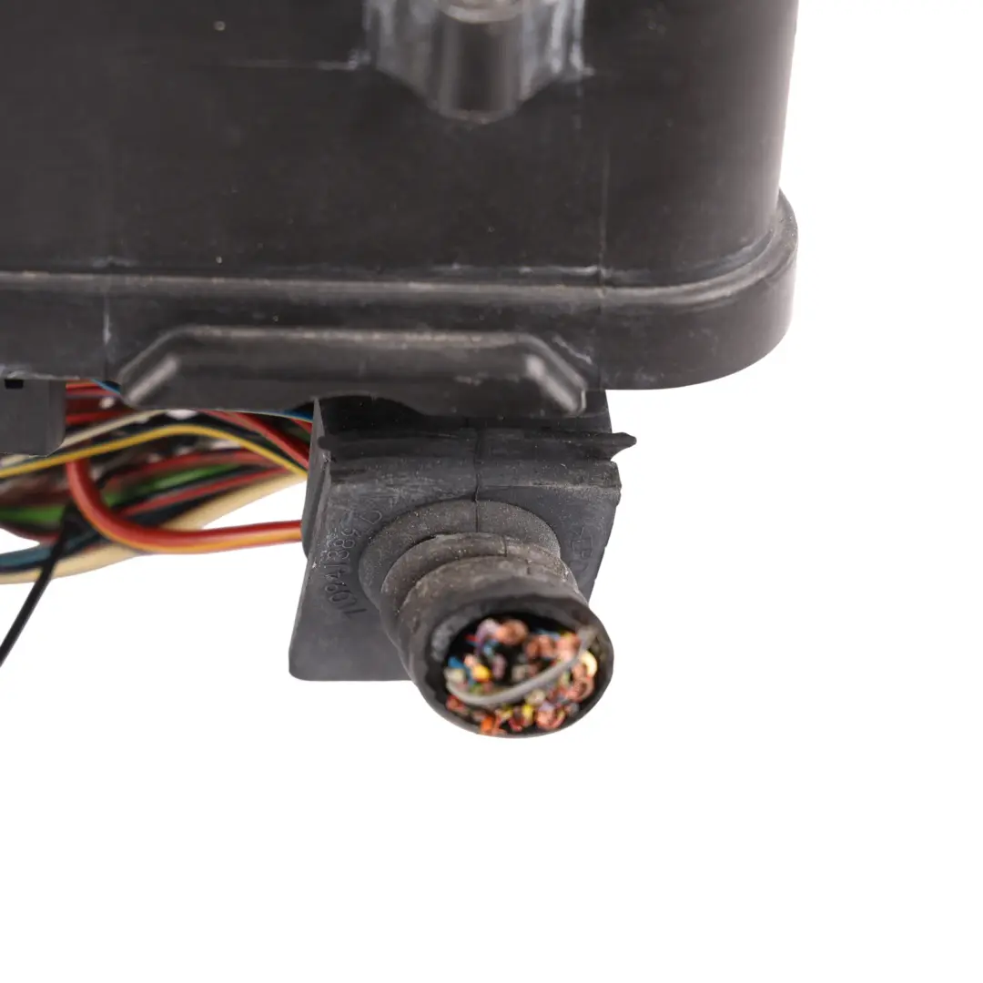 Fuse Box Relay Control Unit Module to Porsche Cayenne 92A with Part number 7L0937615G Porsche Cayenne 92A Fuse Box Relay Control Unit Module - SKU RHD-7L0937615G - Part number 7L0937615G