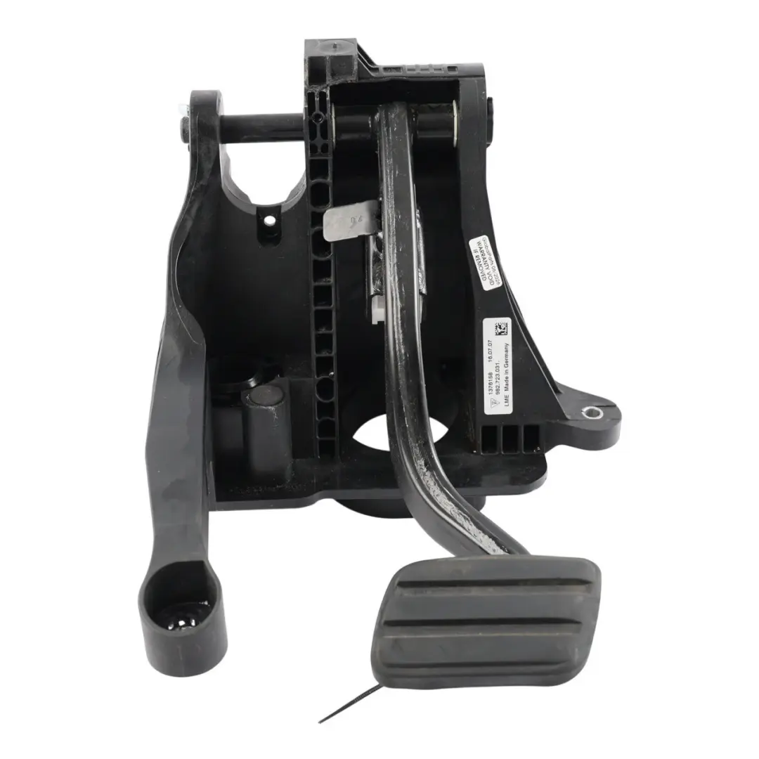 Brake Pedal Assembly to Porsche 718 Boxster 982 with Part number 982723031 Porsche 718 Boxster 982 Brake Pedal Assembly - SKU RHD-982723031 - Part number 982723031