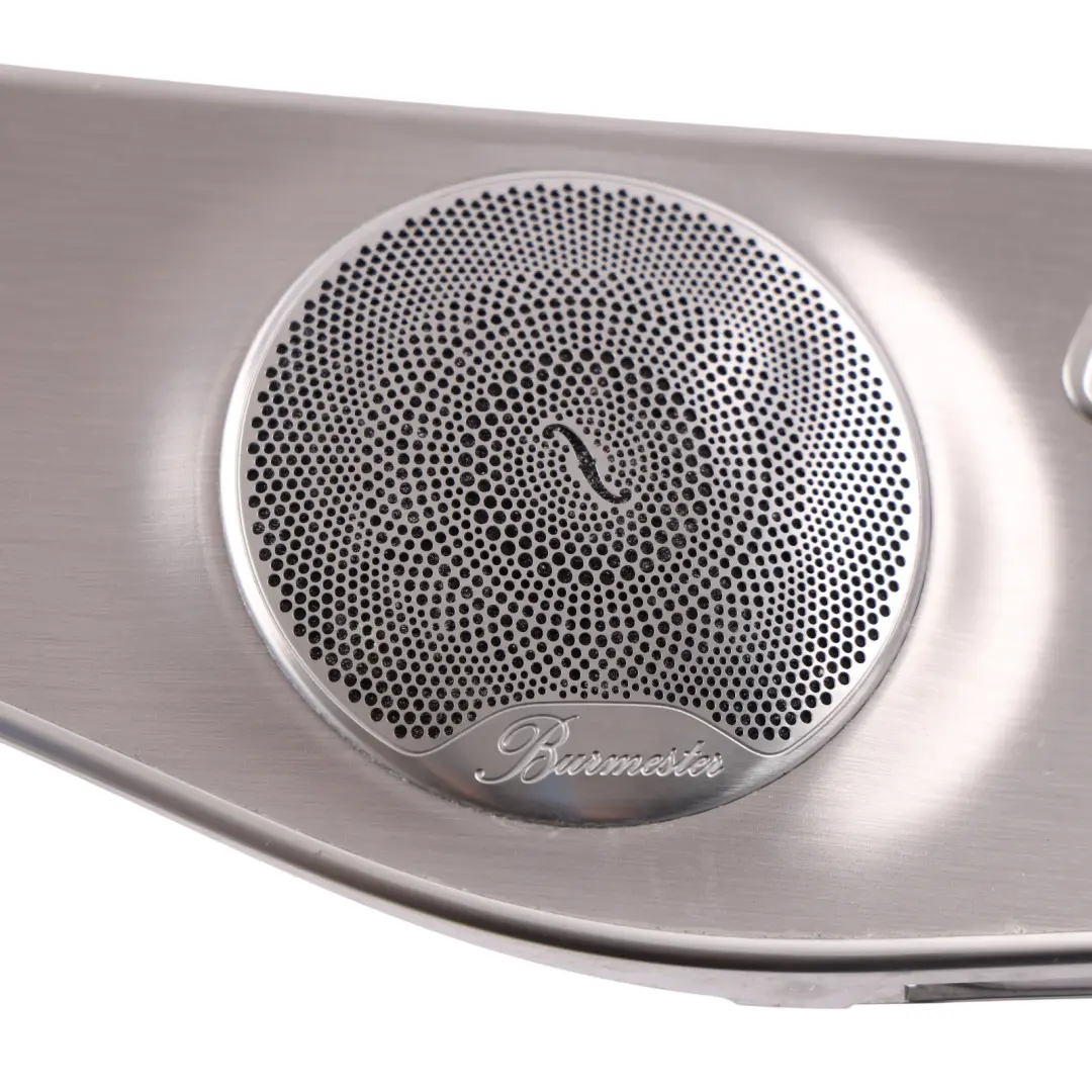 Türverkleidung Lautsprecher Burmester Vorne Rechts für Mercedes W205 mit Teilenummer A2057208408 Mercedes W205 Türverkleidung Lautsprecher Burmester Vorne Rechts - SKU A2057208408 - Teilenummer A2057208408