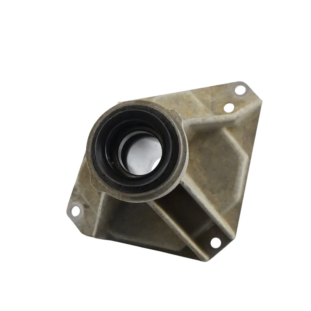 Land Rover Support Palier Arbre Transmission Avant Range Rover L322 - SKU TAU000040 - Numéro de pièce TAU000040