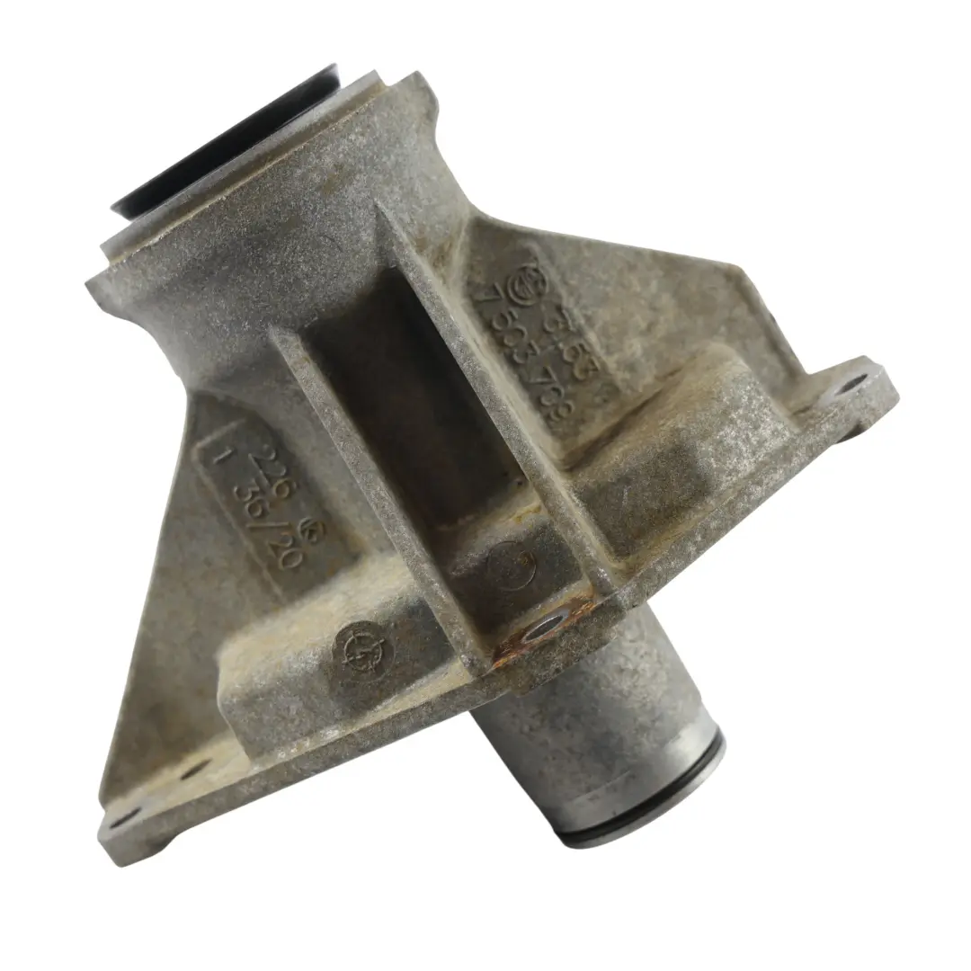 Front Axle Driveshaft Bracket Bearing Carrier Mount to Range Rover L322 with Part number TAU000040 Range Rover L322 Front Axle Driveshaft Bracket Bearing Carrier Mount - SKU TAU000040 - Part number TAU000040