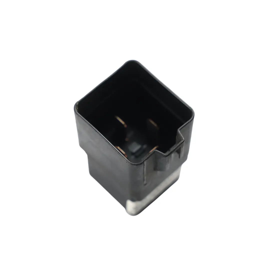 4-Blatt Relais 40A 12V für Land Rover Range Rover Evoque L538 mit Teilenummer V23136-B1001-X51 Land Rover Range Rover Evoque L538 4-Blatt Relais 40A 12V - SKU V23136-B1001-X51 - Teilenummer V23136-B1001-X51