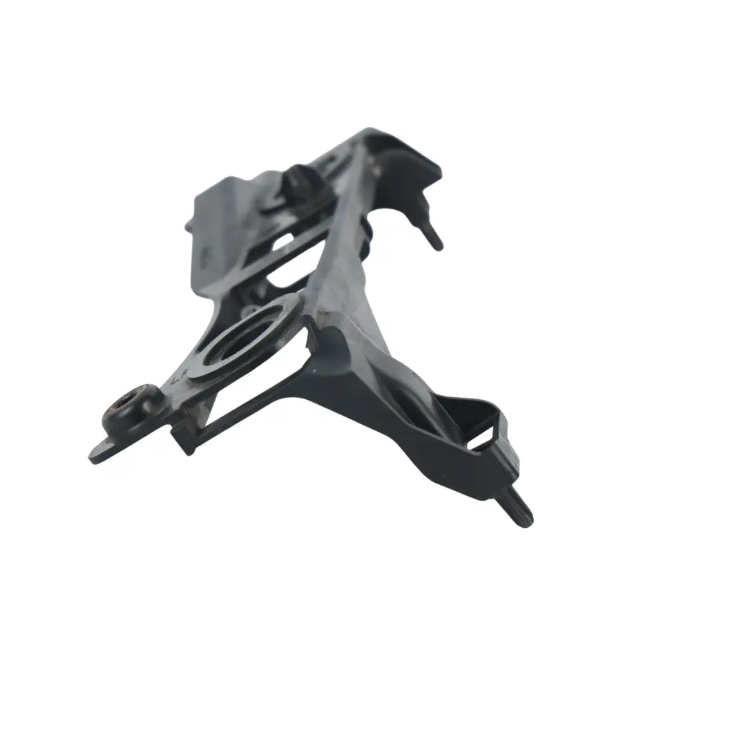 Support Fixation Phare Avant Gauche pour Range Rover Velar L560 à propos du numéro de pièce XBU500070 Range Rover Velar L560 Support Fixation Phare Avant Gauche - SKU XBU500070 - Numéro de pièce XBU500070