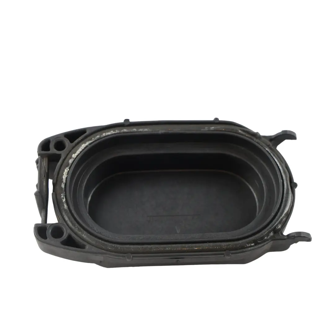 Lamp Bulb Cover Panel Trim Right Left O/N/S to Range Rover L322 Rear with Part number XBV000050 Range Rover L322 Rear Lamp Bulb Cover Panel Trim Right Left O/N/S - SKU XBV000050 - Part number XBV000050