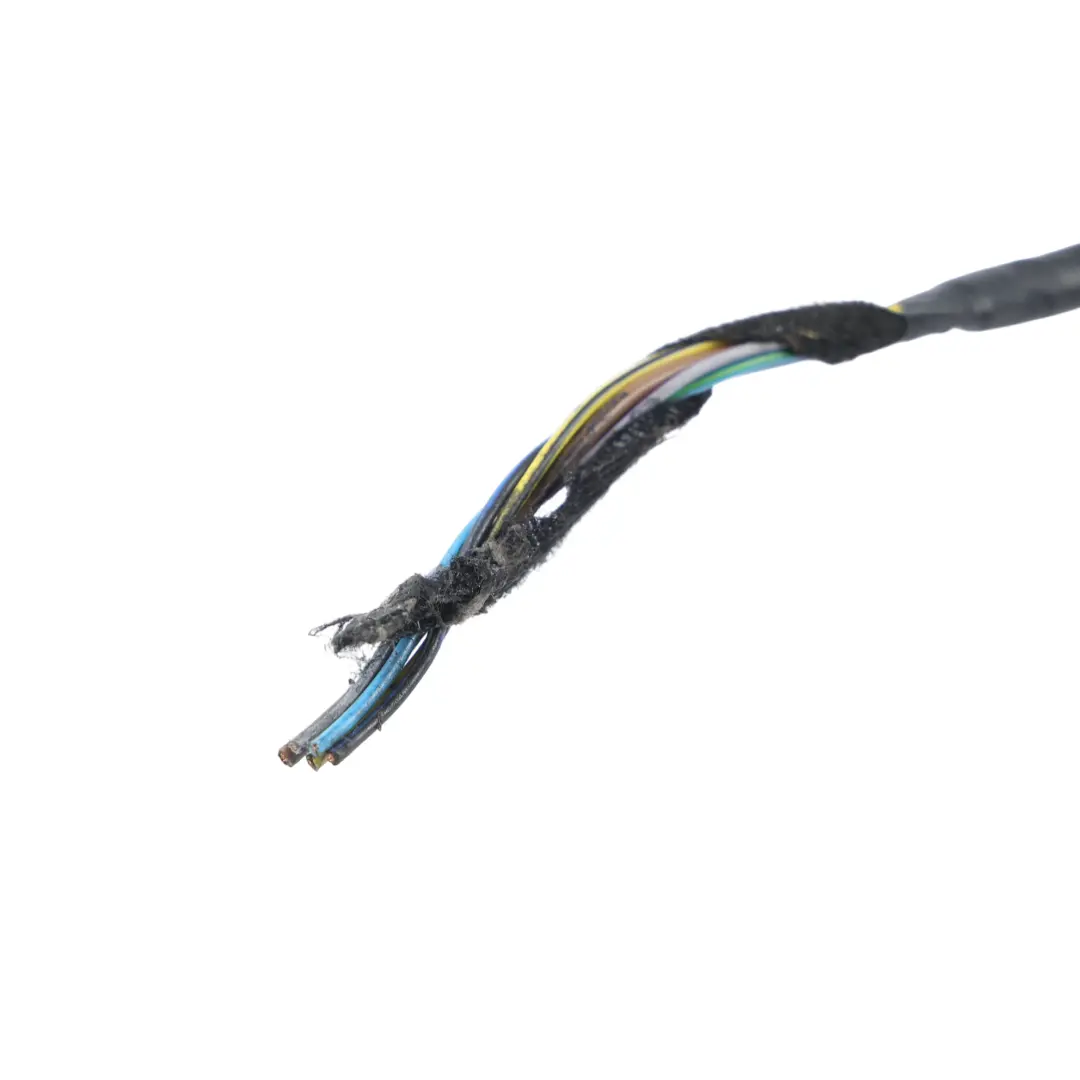 Tail Light Lamp Plug Wiring Cable Right O/S to Range Rover L322 Rear with Part number XFB000257 Range Rover L322 Rear Tail Light Lamp Plug Wiring Cable Right O/S - SKU XFB000257-2 - Part number XFB000257