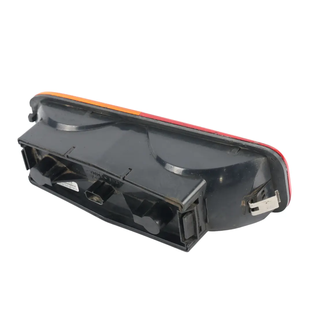 Luce Paraurti Posteriore Sinistra per Land Rover Discovery 2 L318 con numero di parte XFB101490 Land Rover Discovery 2 L318 Luce Paraurti Posteriore Sinistra - SKU XFB101490 - Numero di parte XFB101490