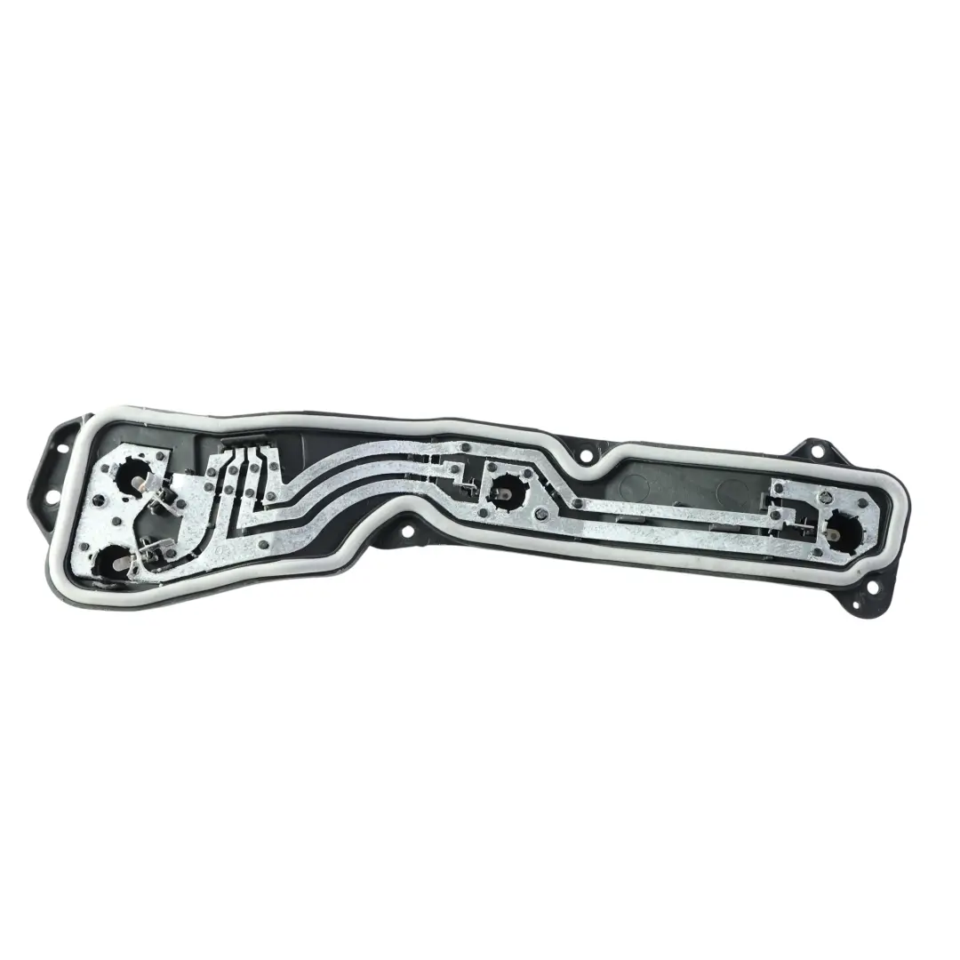 Support Ampoule Feu Arrière Droit pour Land Rover Discovery L318 à propos du numéro de pièce XFM100320 Land Rover Discovery L318 Support Ampoule Feu Arrière Droit - SKU XFM100320 - Numéro de pièce XFM100320