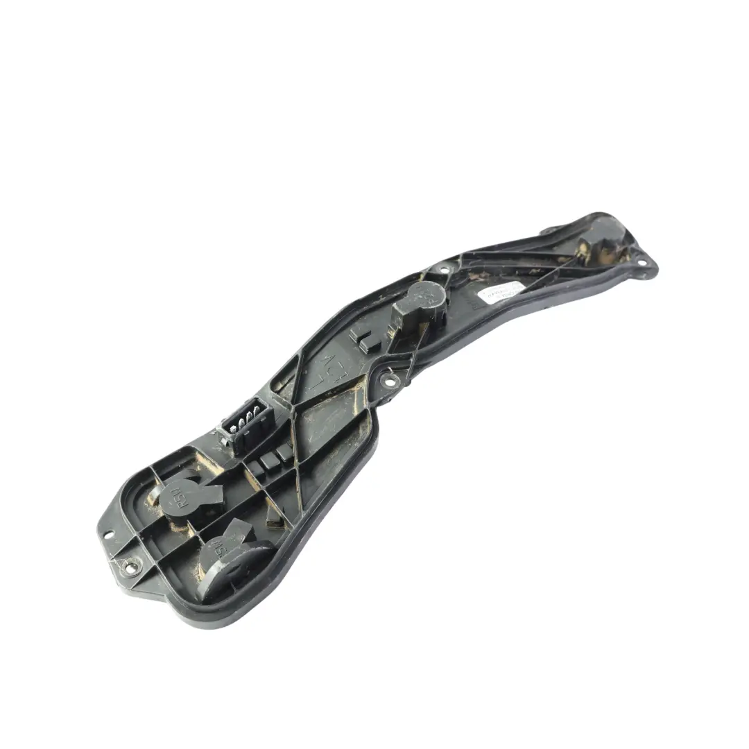 Heckleuchte Lampenhalter Abdeckung Links für Land Rover Discovery 2 L318 mit Teilenummer XFM100330 Land Rover Discovery 2 L318 Heckleuchte Lampenhalter Abdeckung Links - SKU XFM100330 - Teilenummer XFM100330