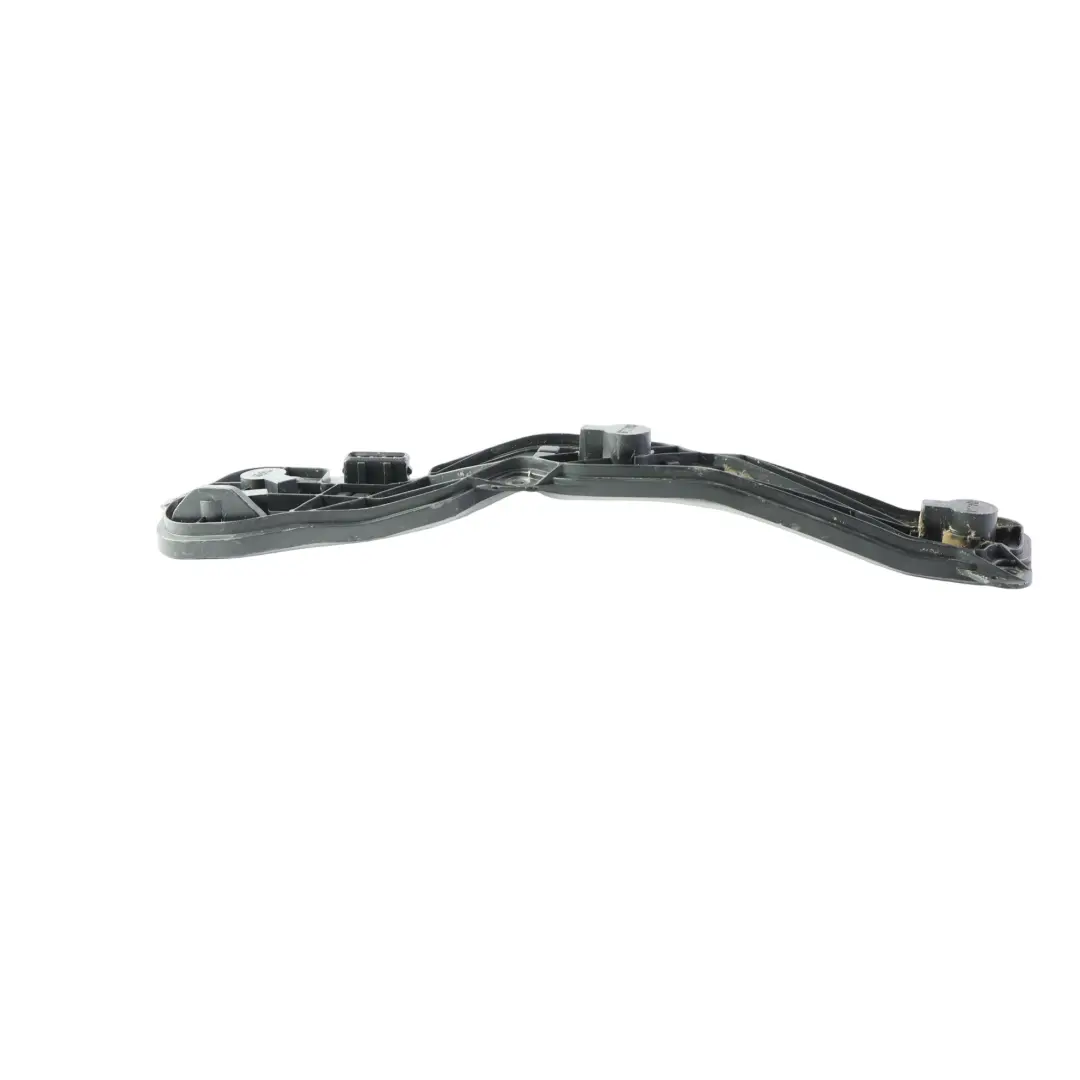 Land Rover Discovery 2 L318 Tapa Portalámparas Luz Trasera Izquierda - SKU XFM100330 - Número de pieza XFM100330