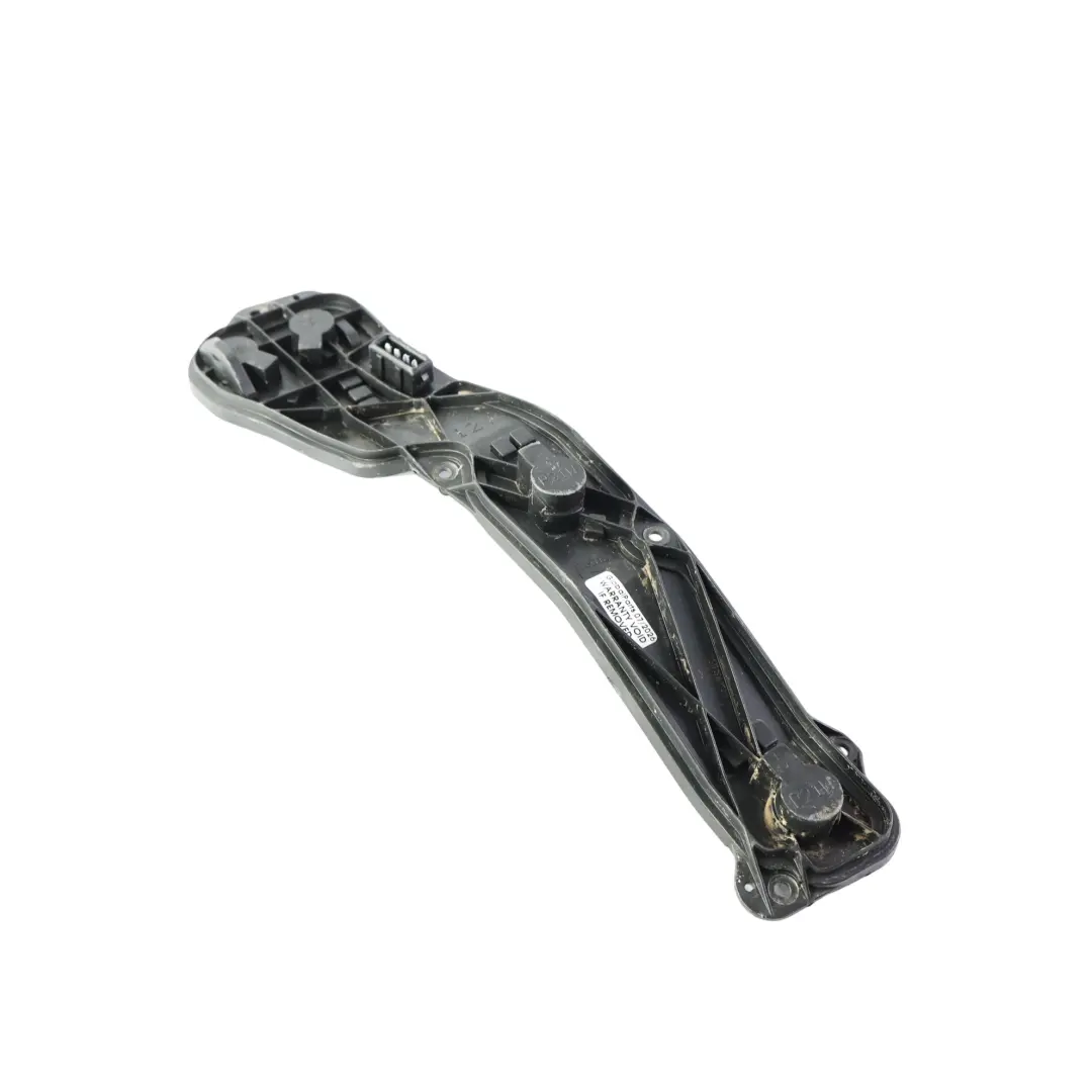Cache Support Ampoule Feu Arrière Gauche pour Land Rover Discovery 2 L318 à propos du numéro de pièce XFM100330 Land Rover Discovery 2 L318 Cache Support Ampoule Feu Arrière Gauche - SKU XFM100330 - Numéro de pièce XFM100330