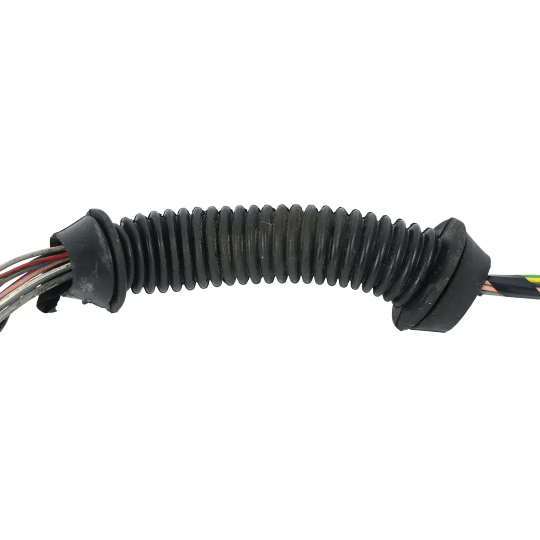 Cableado Arnés Puerta Trasera Izquierda para Land Rover Discovery 2 L318 con número de pieza YMM000390 Land Rover Discovery 2 L318 Cableado Arnés Puerta Trasera Izquierda - SKU YMM000390 - Número de pieza YMM000390