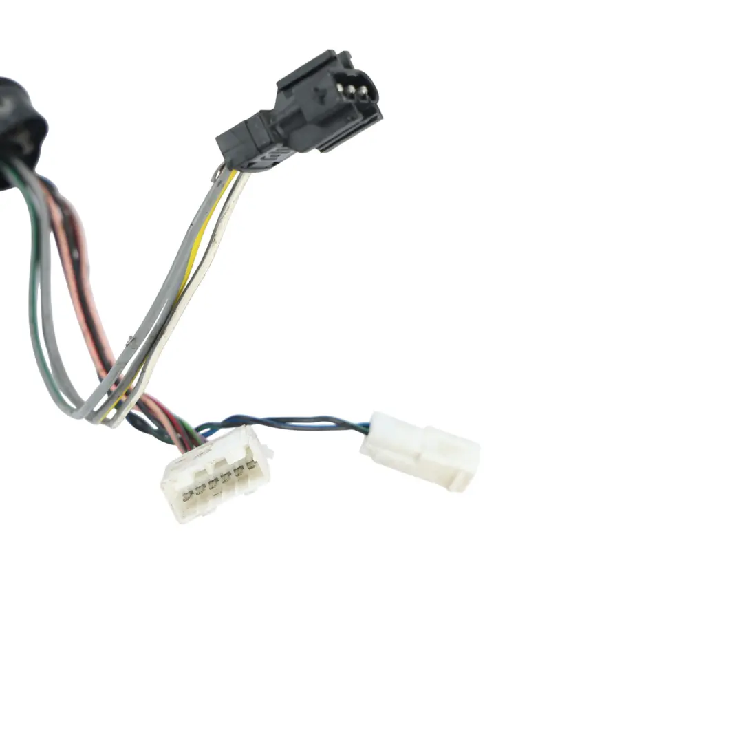Cableado Arnés Puerta Trasera Izquierda para Land Rover Discovery 2 L318 con número de pieza YMM000390 Land Rover Discovery 2 L318 Cableado Arnés Puerta Trasera Izquierda - SKU YMM000390 - Número de pieza YMM000390
