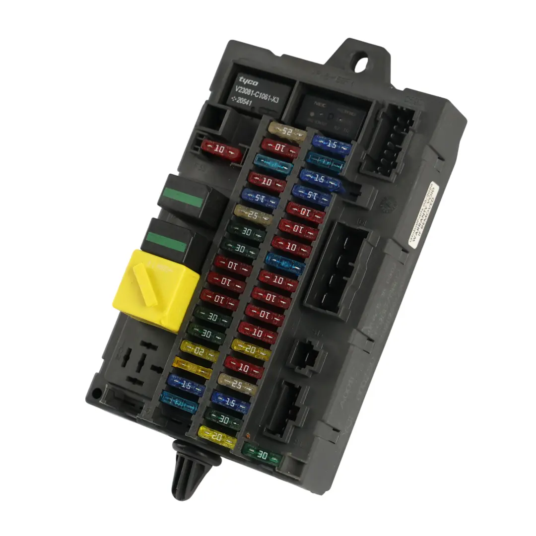 Land Rover Discovery 2 Caja Fusibles Interior Principal Cableado - SKU YQE000250 - Número de pieza YQE000250