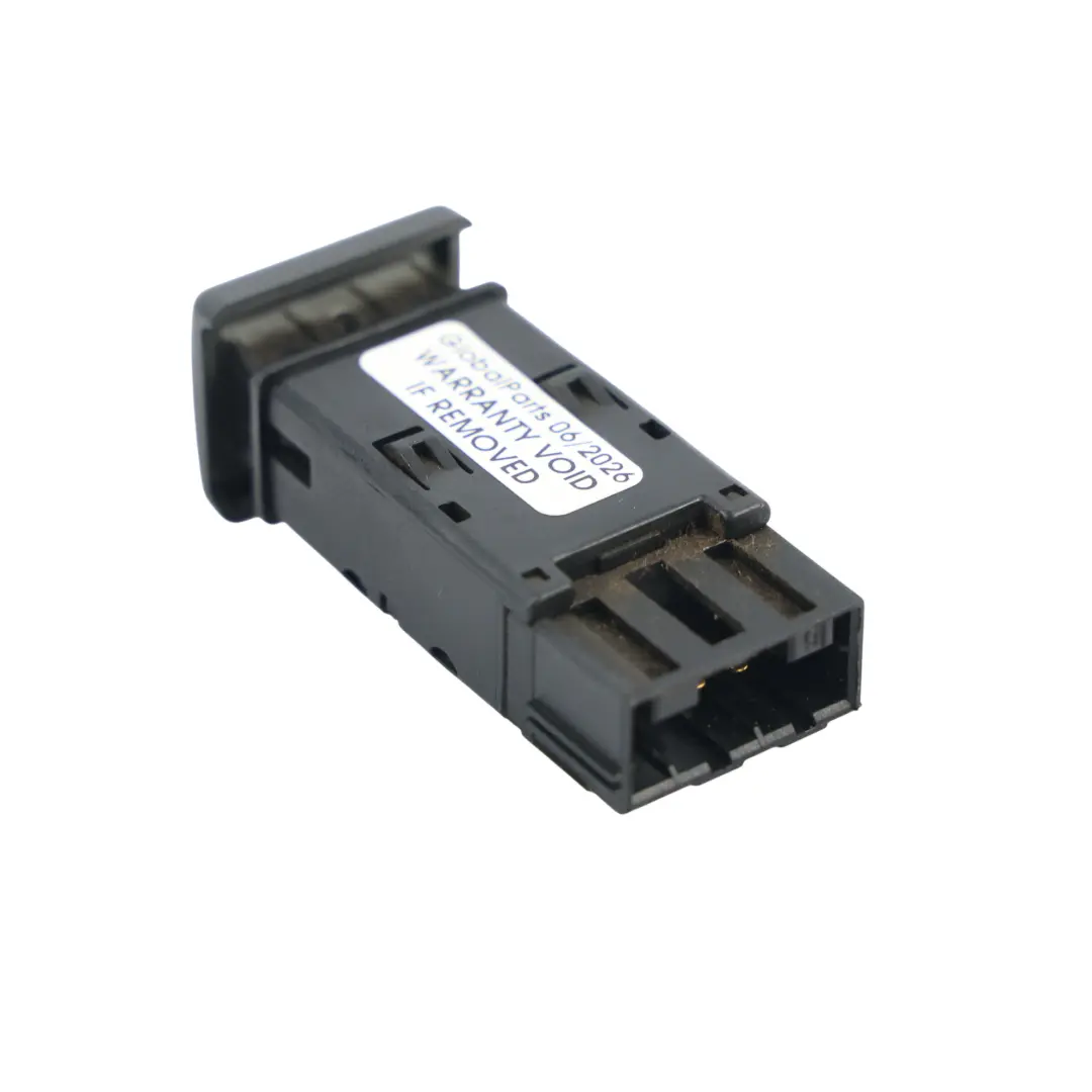 Interruptor Botón Liberación Tapa Combustible para Land Rover Discovery 2 con número de pieza YUG102390 Land Rover Discovery 2 Interruptor Botón Liberación Tapa Combustible - SKU YUG102390 - Número de pieza YUG102390