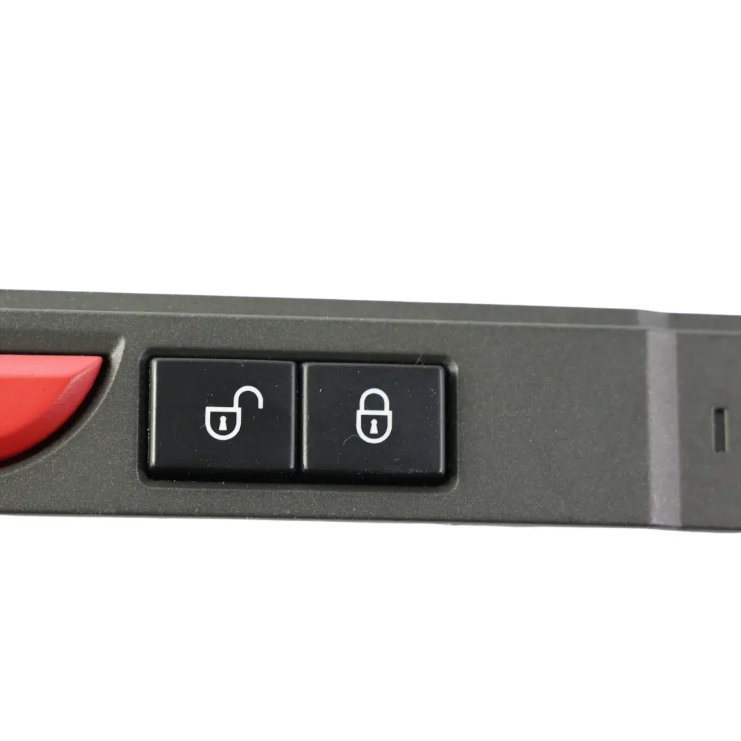 Interruttore Emergenza per Land Rover Range Rover Sport L320 con numero di parte YUL500570WUX Land Rover Range Rover Sport L320 Interruttore Emergenza - SKU YUL500570WUX - Numero di parte YUL500570WUX