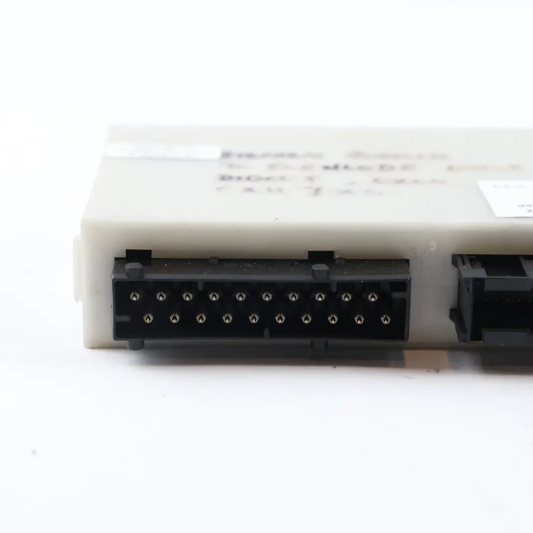 Module Contrôle Carrosserie BCM ECU 4.4 V8 Essence pour Range Rover L322 à propos du numéro de pièce YWC000922 Range Rover L322 Module Contrôle Carrosserie BCM ECU 4.4 V8 Essence - SKU YWC000922 - Numéro de pièce YWC000922
