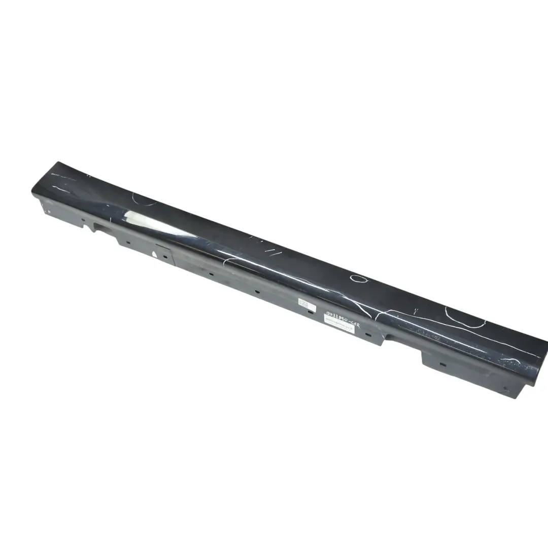 Sill Strip Faldón Lateral Derecho Carbonschwarz Metallic 416 para BMW E90 E91 con número de pieza 32950 BMW E90 E91 Sill Strip Faldón Lateral Derecho Carbonschwarz Metallic 416 - SKU 0032950-CAR - Número de pieza 32950