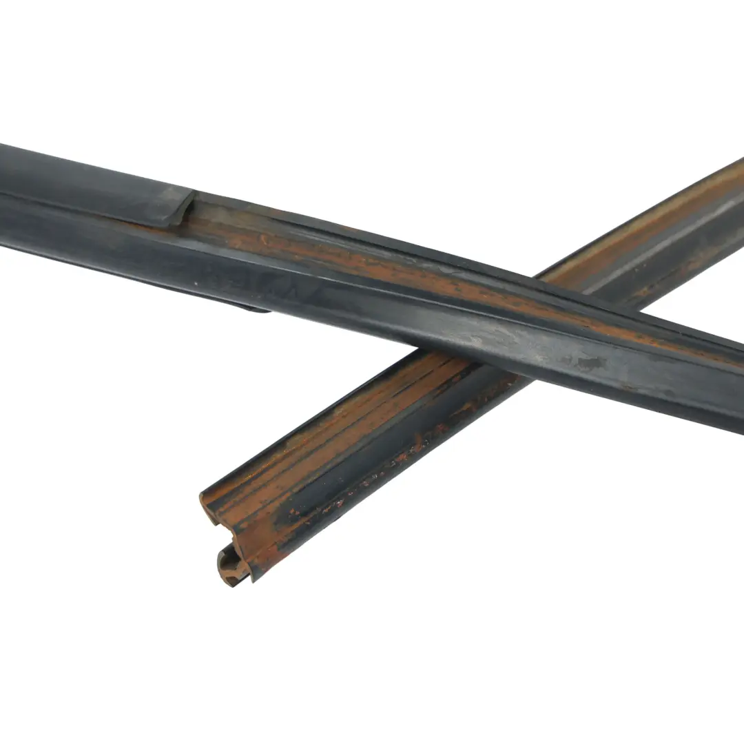 Ford Ranger Mk4 Joint Vitre Porte Avant Droit - SKU 1452732 - Numéro de pièce 1452732