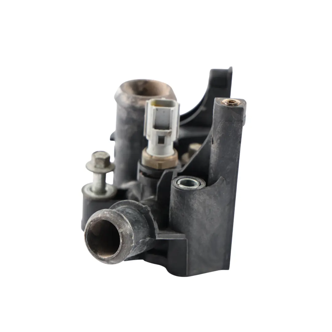 Carcasa Termostato Gasolina 7M5G-8K556-AC para Ford Fiesta MK7 Focus B-Max con número de pieza 1531004 Ford Fiesta MK7 Focus B-Max Carcasa Termostato Gasolina 7M5G-8K556-AC - SKU 1531004 - Número de pieza 1531004
