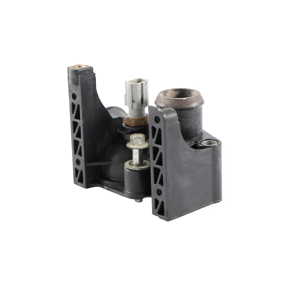 Obudowa Termostatu Benzyna 7M5G-8K556-AC do Ford Fiesta MK7 Focus B-Max o numerze 1531004 Ford Fiesta MK7 Focus B-Max Obudowa Termostatu Benzyna 7M5G-8K556-AC - SKU 1531004 - Numer Części 1531004