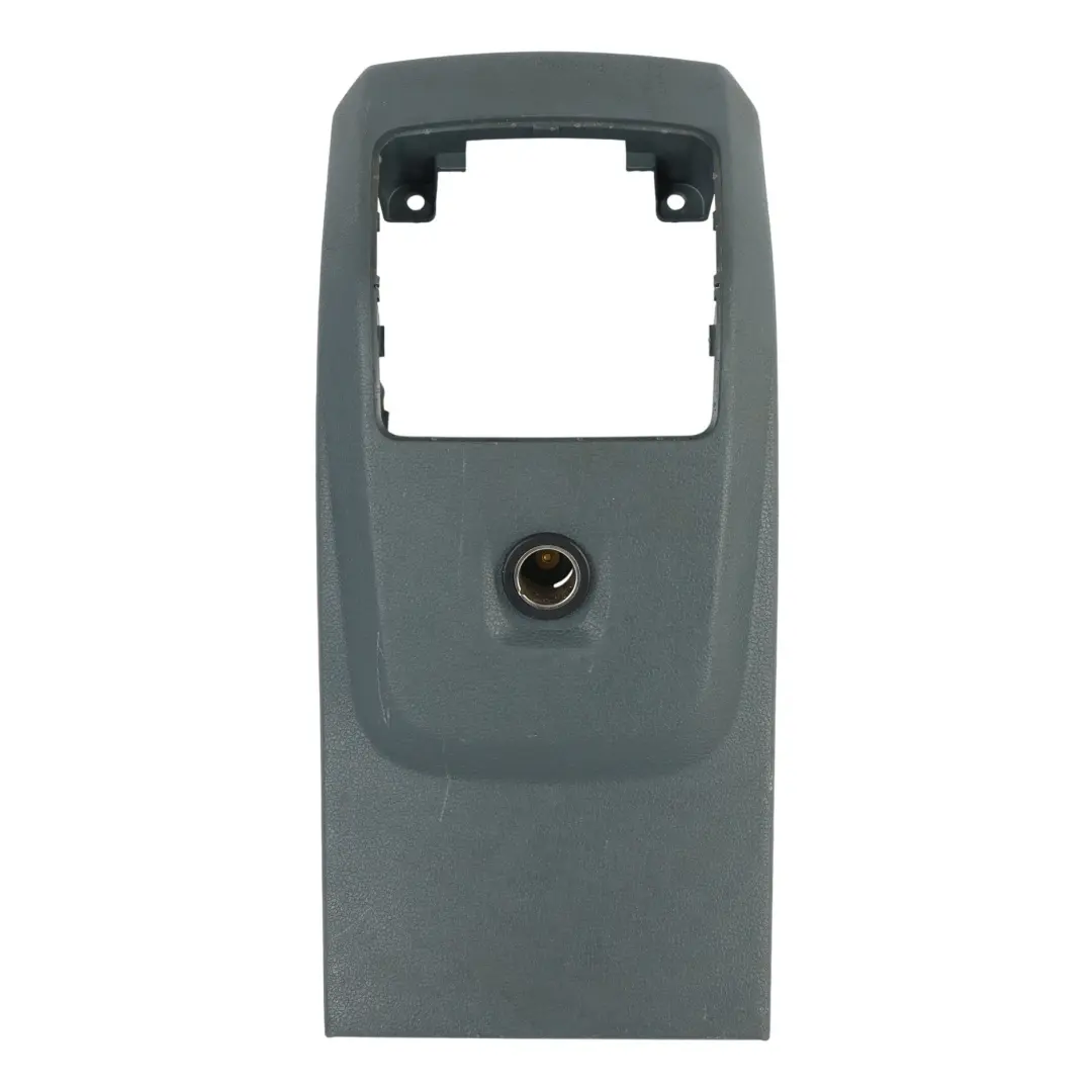 MK2 Moldura Central Consola Trasera Toma Corriente AM51-R04584-AB para Ford C-Max con número de pieza 1705622 Ford C-Max MK2 Moldura Central Consola Trasera Toma Corriente AM51-R04584-AB - SKU 1705622 - Número de pieza 1705622