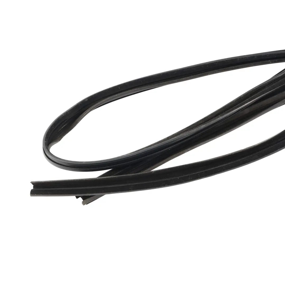Ford Fiesta Mk7 Front Door Window Seal Gasket Guide Left N/S 8A61-B21511-AL - SKU 1761854 - Part number 1761854