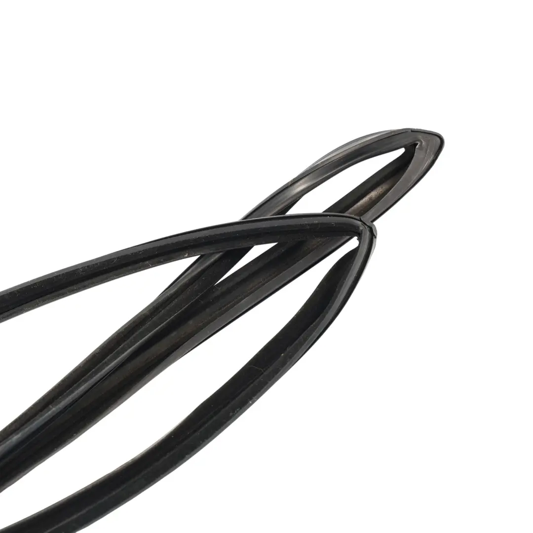 Ford Fiesta Mk7 Front Door Window Seal Gasket Guide Left N/S 8A61-B21511-AL - SKU 1761854 - Part number 1761854