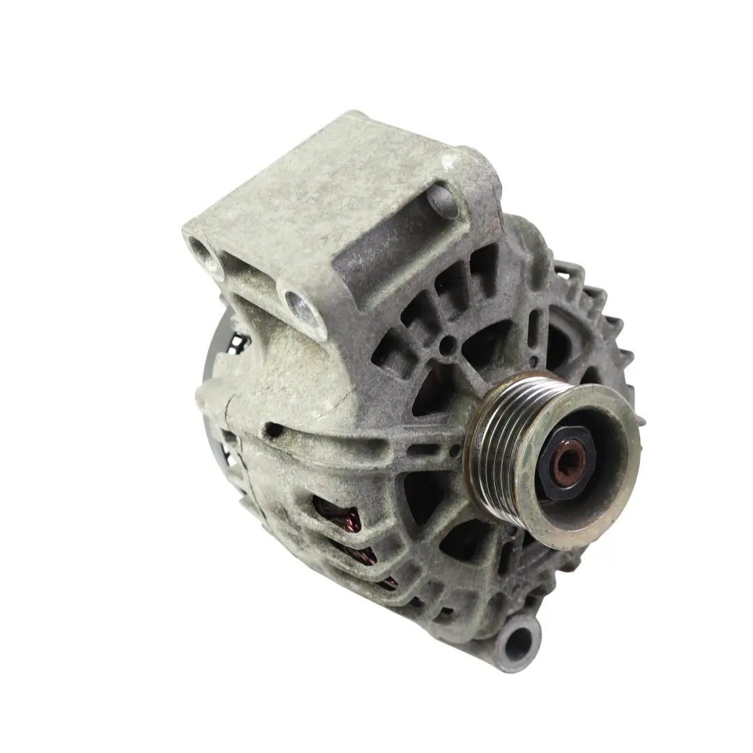 Ford Focus MK3 Fiesta MK7 Alternador Generador Valeo 120A AVN-10300-HA - SKU 1871861 - Número de pieza 1871861