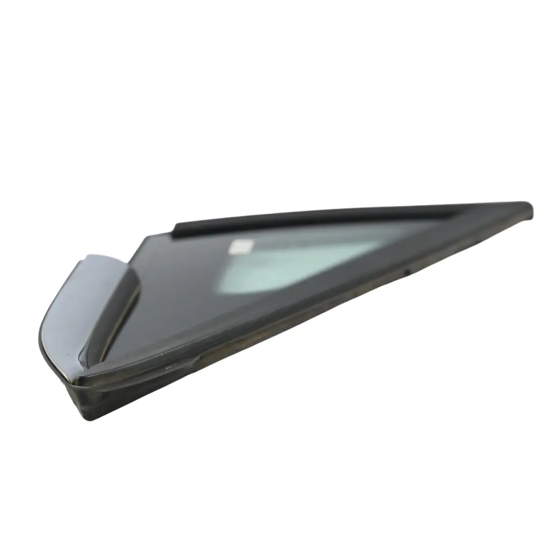 Vitre Triangle Quart Avant Droit F1BB-A29710-BA pour Ford Fiesta MK7 à propos du numéro de pièce 1923610 Ford Fiesta MK7 Vitre Triangle Quart Avant Droit F1BB-A29710-BA - SKU 1923610 - Numéro de pièce 1923610