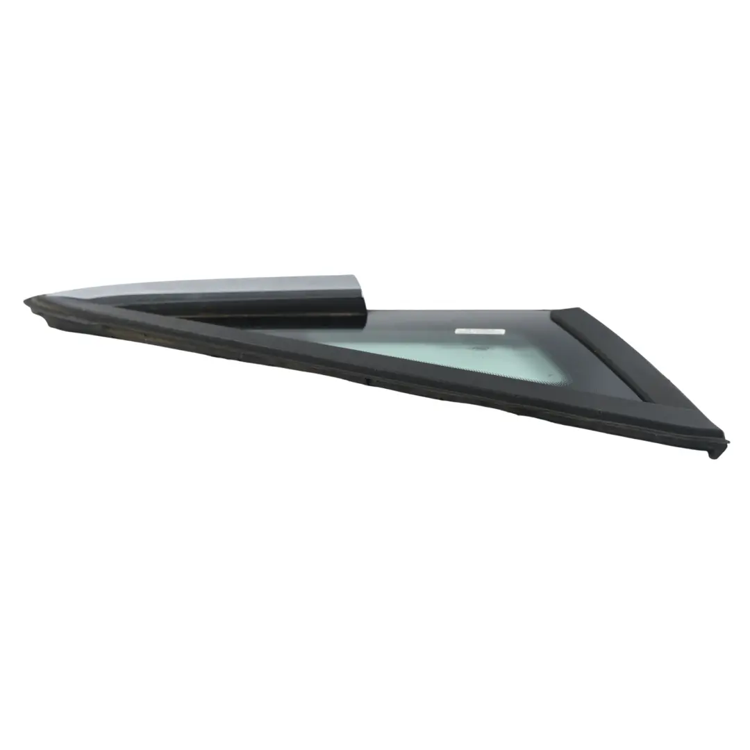 Vitre Triangle Quart Avant Droit F1BB-A29710-BA pour Ford Fiesta MK7 à propos du numéro de pièce 1923610 Ford Fiesta MK7 Vitre Triangle Quart Avant Droit F1BB-A29710-BA - SKU 1923610 - Numéro de pièce 1923610