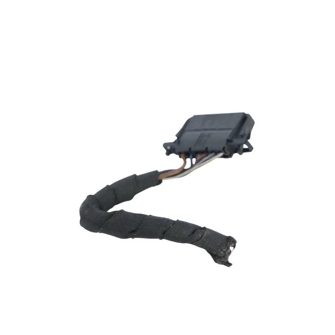 Volkswagen Scirocco MK3 Enchufe Socket Luz Trasera Izquierda - SKU 1K8945095M-2 - Número de pieza 1K8945095M