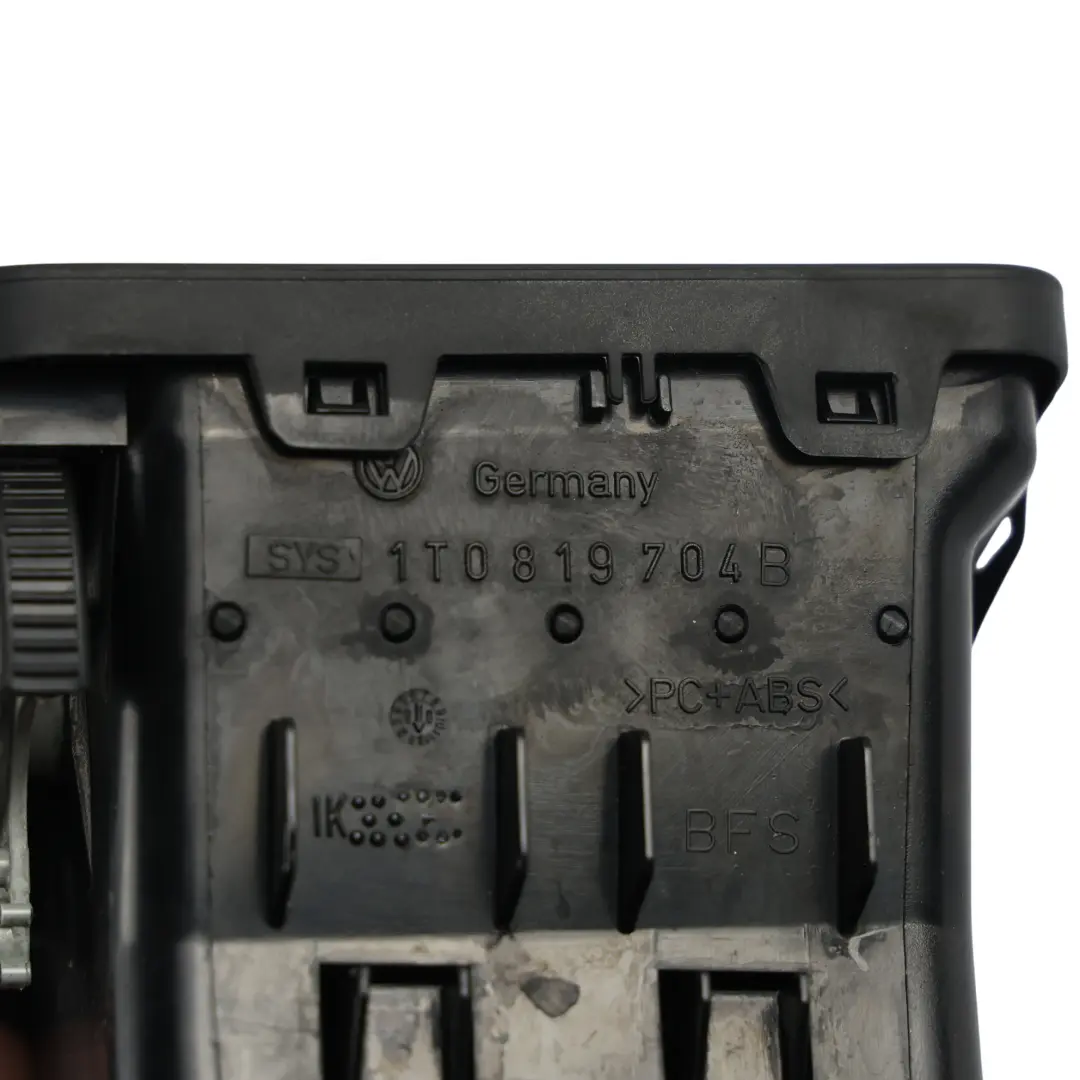 Rejilla Aire Salpicadero Delantero Derecho para Volkswagen Touran 1T con número de pieza 1T0819704B Volkswagen Touran 1T Rejilla Aire Salpicadero Delantero Derecho - SKU 1T0819704B - Número de pieza 1T0819704B