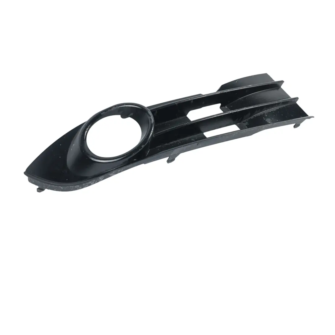 Kratka Halogenu Zderzaka Przedniego Prawa do Volkswagen Touran 1T o numerze 1T0853666K Volkswagen Touran 1T Kratka Halogenu Zderzaka Przedniego Prawa - SKU 1T0853666K - Numer Części 1T0853666K