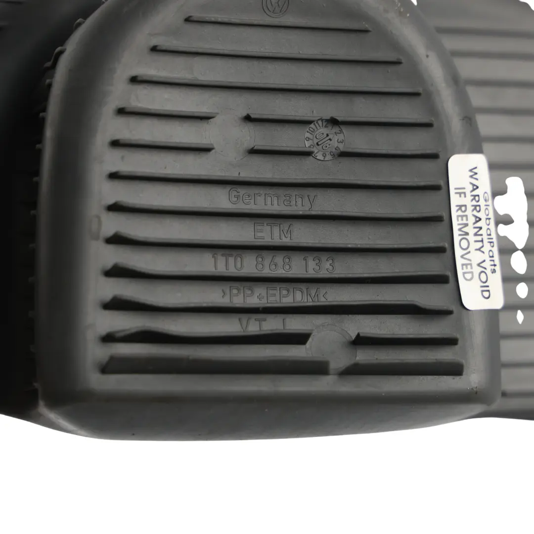 Volkswagen Touran 1T Alfombrilla Goma Puerta Delantera Izquierda - SKU 1T0868133 - Número de pieza 1T0868133
