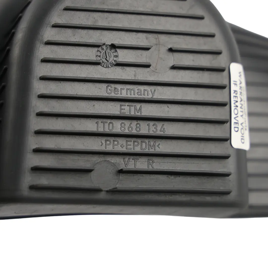 Alfombrilla Goma Inserto Puerta Delantera Derecha para Volkswagen Touran 1T con número de pieza 1T0868134 Volkswagen Touran 1T Alfombrilla Goma Inserto Puerta Delantera Derecha - SKU 1T0868134 - Número de pieza 1T0868134