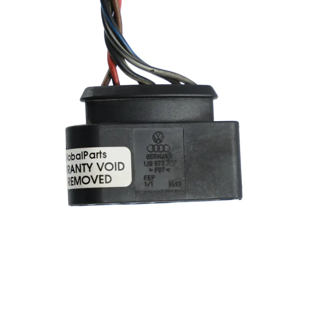 Wtyczka Gniazdo Lampy Tylnej Lewa do Volkswagen Touran 1T o numerze 1T0945095N Volkswagen Touran 1T Wtyczka Gniazdo Lampy Tylnej Lewa - SKU 1T0945095N-2 - Numer Części 1T0945095N