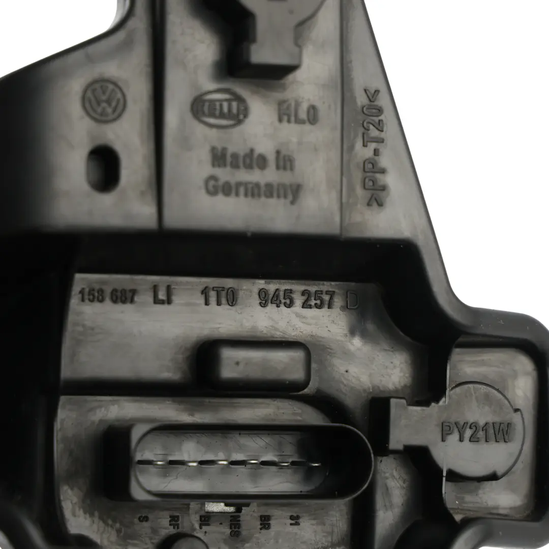 Support d'ampoule Douille feu arrière gauche pour VW Volkswagen Touran 1T à propos du numéro de pièce 1T0945257D VW Volkswagen Touran 1T Support d'ampoule Douille feu arrière gauche - SKU 1T0945257D - Numéro de pièce 1T0945257D