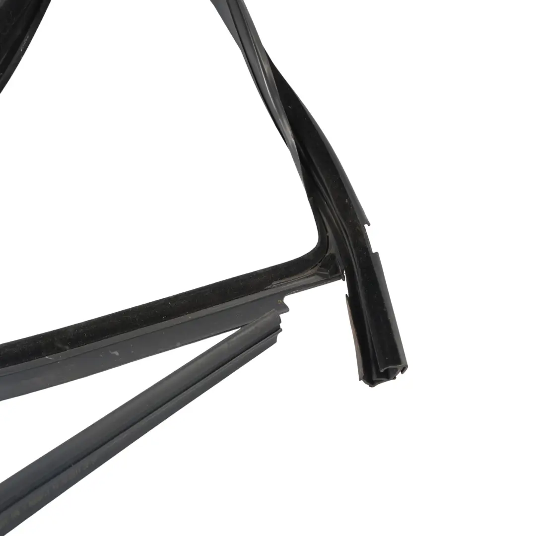MK2 Türfenster Dichtung Führung Rechts für Skoda Octavia mit Teilenummer 1Z0837432B Skoda Octavia MK2 Türfenster Dichtung Führung Rechts - SKU 1Z0837432B - Teilenummer 1Z0837432B