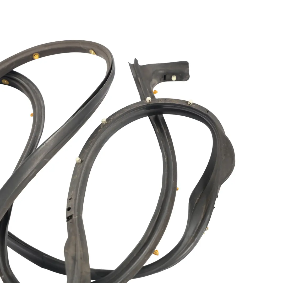Mk2 Front Door Seal Gasket Surround Left N/S to Skoda Octavia with Part number 1Z0837697D Skoda Octavia Mk2 Front Door Seal Gasket Surround Left N/S - SKU 1Z0837697D - Part number 1Z0837697D