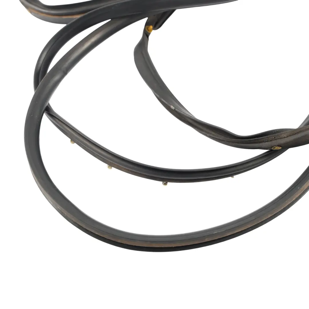 Skoda Octavia Mk2 Estate Rear Door Seal Gasket Surround Left N/S - SKU 1Z9839697C - Part number 1Z9839697C