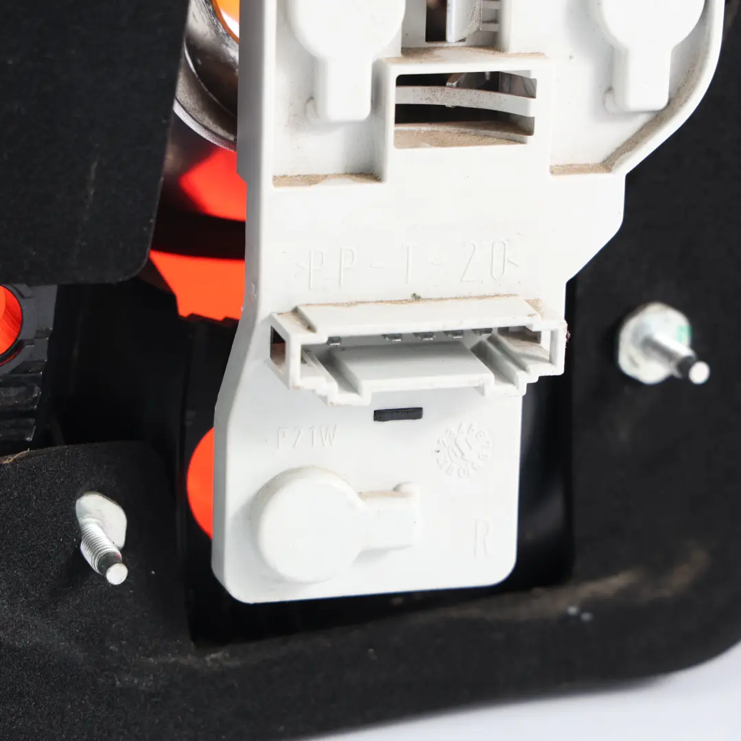 Mk2 Prawa Tylna Lampa Zewnętrzna do Skoda Octavia o numerze 1Z9945096A Skoda Octavia Mk2 Prawa Tylna Lampa Zewnętrzna - SKU 1Z9945096A - Numer Części 1Z9945096A